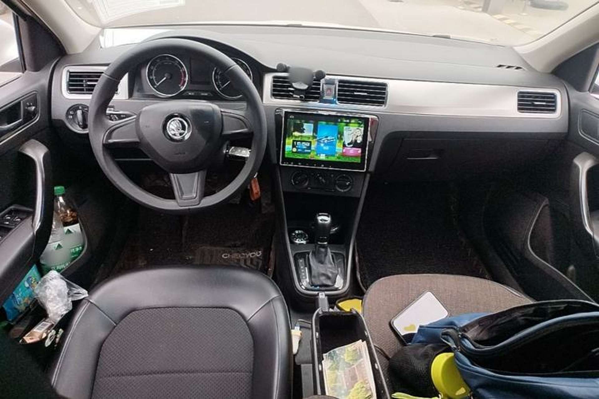 Used Skoda Rapid Spaceback 2014 1.6L Automatic Enjoyment Edition Center Console