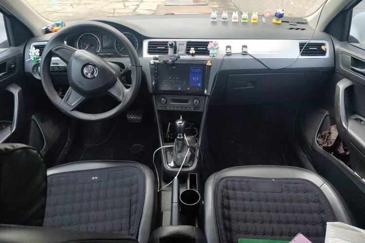 Used Skoda Rapid Spaceback 2014 1.4 TSI DSG Comfort Edition Center Console