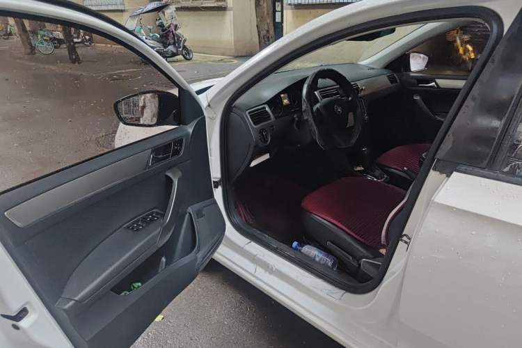 Used Skoda Rapid Spaceback 2014 1.6L Automatic Enjoyment Edition Driver Seat