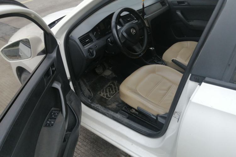 Used Skoda Rapid Spaceback 2014 1.6L Automatic Enjoyment Edition Driver Seat