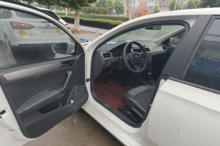 Used Skoda Rapid Spaceback 2014 1.6L Automatic Enjoyment Edition Driver Seat