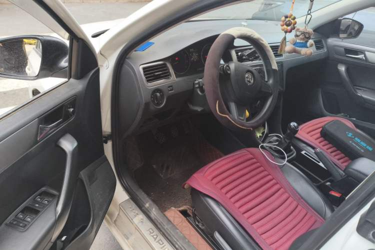 Used Skoda Rapid Spaceback 2014 1.6L Manual Enjoyment Edition Driver Seat