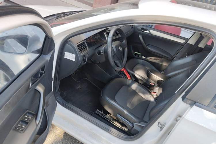 Used Skoda Rapid Spaceback 2014 1.6L Automatic Enjoyment Edition Driver Seat