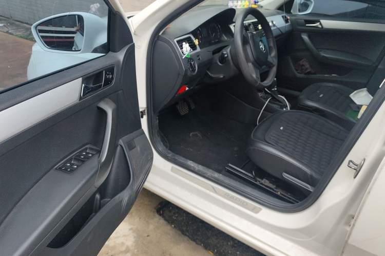 Used Skoda Rapid Spaceback 2014 1.4 TSI DSG Comfort Edition Driver Seat