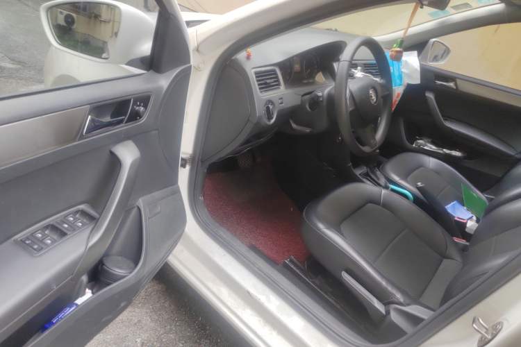 Used Skoda Rapid Spaceback 2014 1.6L Automatic Enjoyment Edition Driver Seat