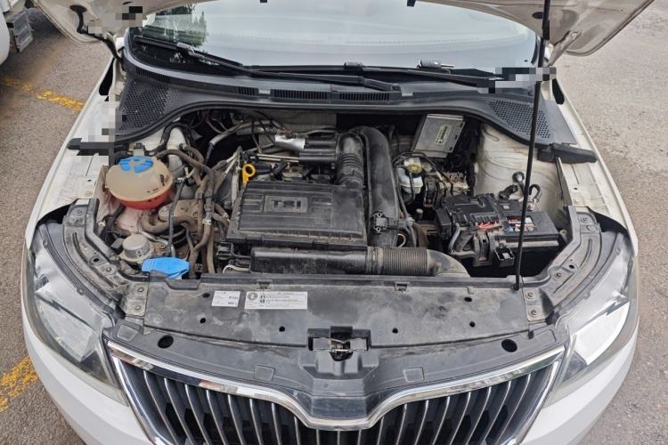 Used Skoda Rapid Spaceback 2014 1.4TSI DSG Enjoyment Edition Engine Bay