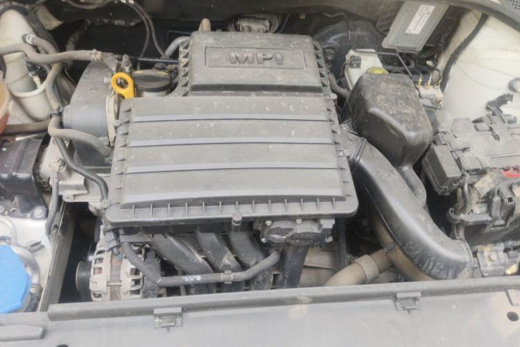 Used Skoda Rapid Spaceback 2014 1.6L Manual Enjoyment Edition Engine Bay