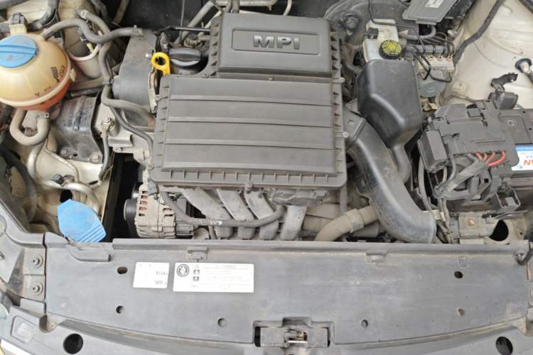 Used Skoda Rapid Spaceback 2014 1.6L Manual Enjoyment Edition Engine Bay