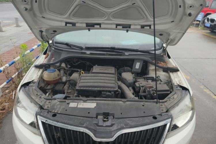 Used Skoda Rapid Spaceback 2014 1.6L Automatic Enjoyment Edition Engine Bay