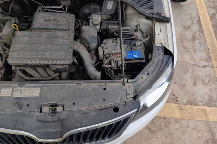 Used Skoda Rapid Spaceback 2014 1.6L Automatic Enjoyment Edition Engine Bay Left
