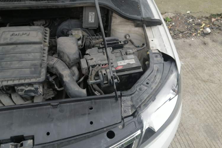 Used Skoda Rapid Spaceback 2014 1.6L Automatic Enjoyment Edition Engine Bay Left