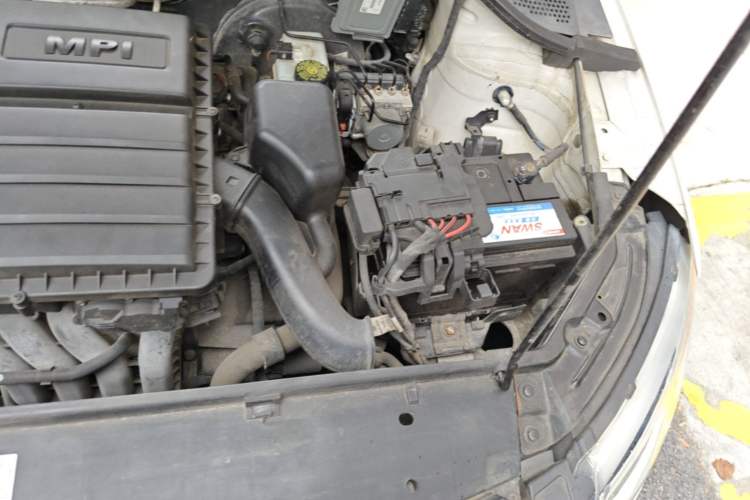 Used Skoda Rapid Spaceback 2014 1.6L Manual Enjoyment Edition Engine Bay Left
