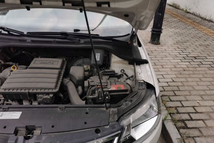 Used Skoda Rapid Spaceback 2014 1.6L Automatic Enjoyment Edition Engine Bay Left
