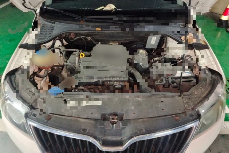 Used Skoda Rapid Spaceback 2014 1.6L Automatic Enjoyment Edition Engine Bay