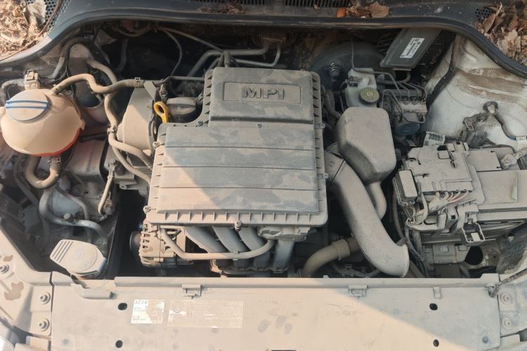 Used Skoda Rapid Spaceback 2014 1.6L Manual Enjoyment Edition Engine Bay