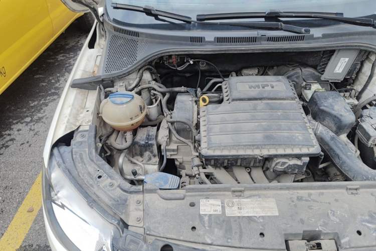Used Skoda Rapid Spaceback 2014 1.6L Automatic Enjoyment Edition Engine Bay Right