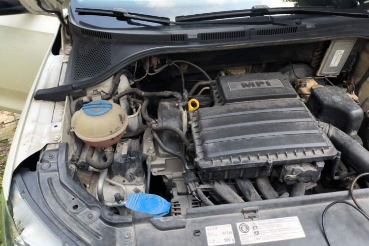 Used Skoda Rapid Spaceback 2014 1.6L Automatic Enjoyment Edition Engine Bay Right