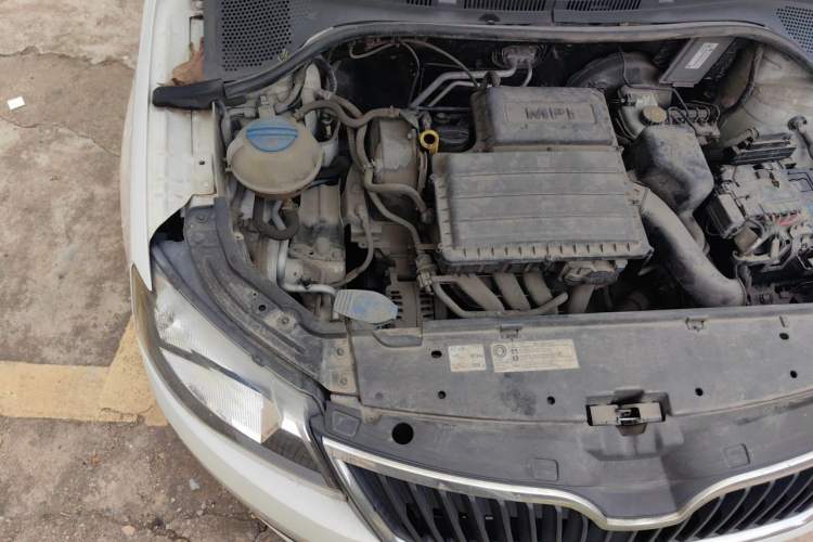 Used Skoda Rapid Spaceback 2014 1.6L Automatic Enjoyment Edition Engine Bay Right