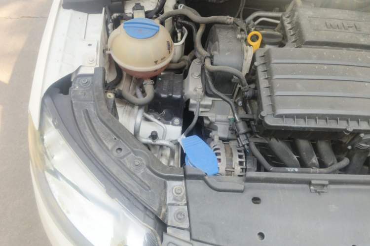 Used Skoda Rapid Spaceback 2014 1.6L Manual Enjoyment Edition Engine Bay Right