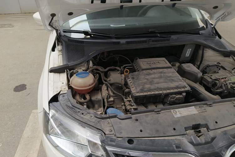 Used Skoda Rapid Spaceback 2014 1.6L Automatic Enjoyment Edition Engine Bay Right