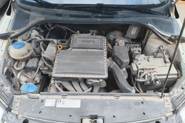 Used Skoda Rapid Spaceback 2014 1.6L Manual Enjoyment Edition Engine Bay