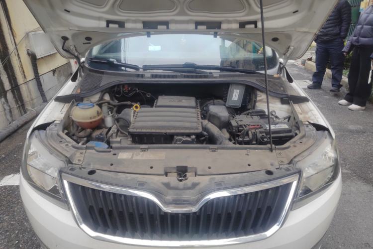 Used Skoda Rapid Spaceback 2014 1.6L Automatic Enjoyment Edition Engine Bay