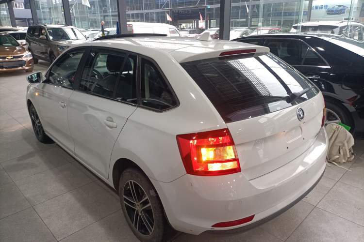 Used Skoda Rapid Spaceback 2014 1.6L Automatic Enjoyment Edition Exterior 3