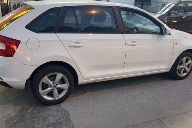Used Skoda Rapid Spaceback 2014 1.6L Automatic Enjoyment Edition Exterior 3