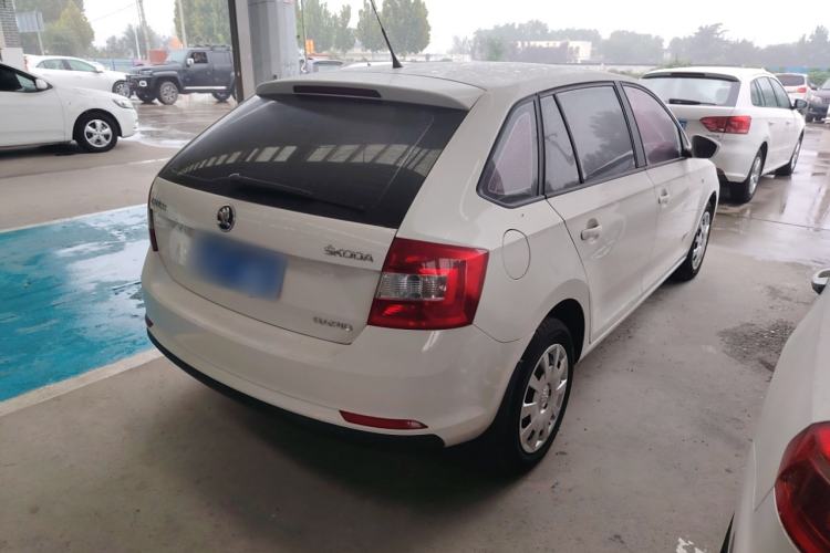 Used Skoda Rapid Spaceback 2014 1.6L Manual Enjoyment Edition Exterior 3