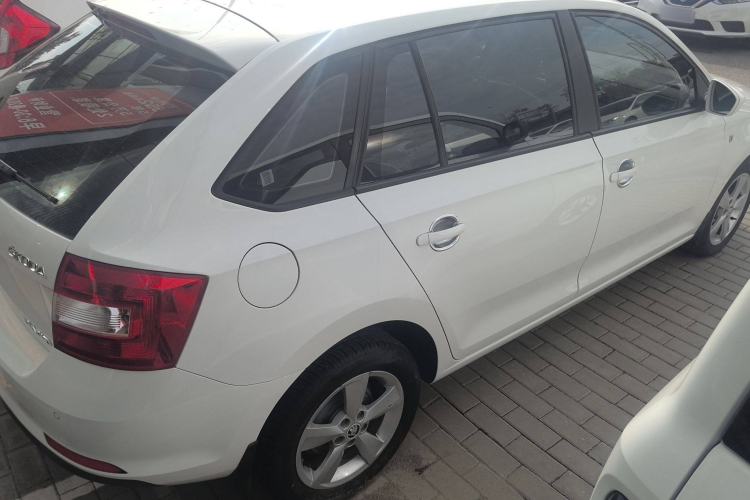 Used Skoda Rapid Spaceback 2014 1.6L Automatic Enjoyment Edition Exterior 3