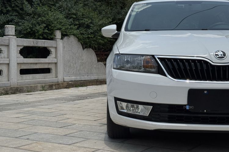 Used Skoda Rapid Spaceback 2014 1.6L Automatic Enjoyment Edition Exterior 4