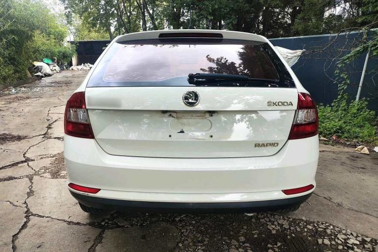 Used Skoda Rapid Spaceback 2014 1.6L Automatic Enjoyment Edition Exterior 5