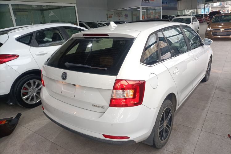 Used Skoda Rapid Spaceback 2014 1.6L Automatic Enjoyment Edition Exterior 5