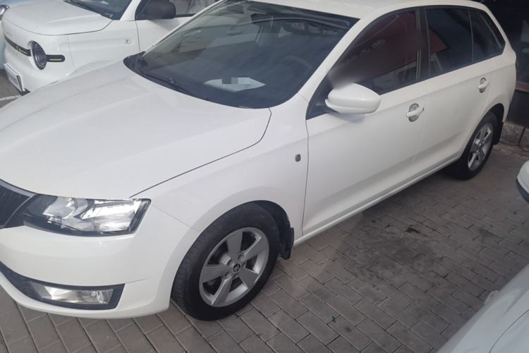 Used Skoda Rapid Spaceback 2014 1.6L Automatic Enjoyment Edition Exterior 5