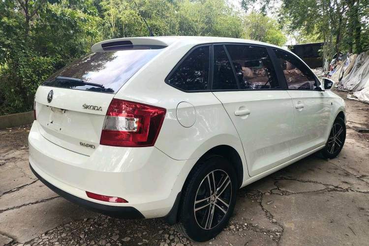 Used Skoda Rapid Spaceback 2014 1.6L Automatic Enjoyment Edition Exterior 6