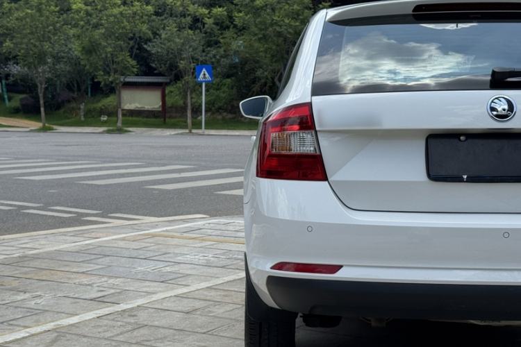 Used Skoda Rapid Spaceback 2014 1.6L Automatic Enjoyment Edition Exterior 7