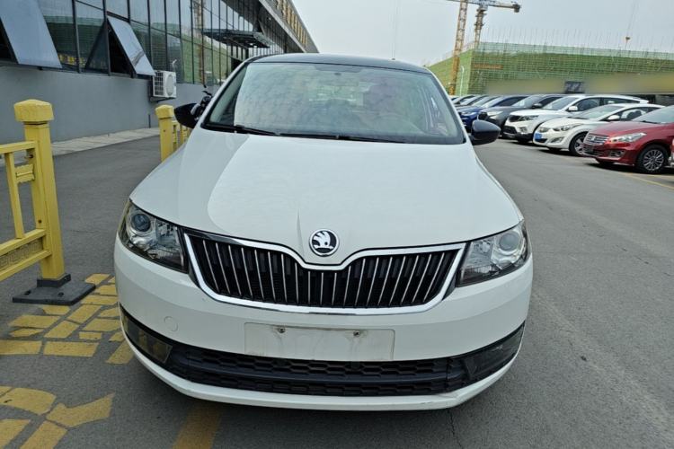 Used Skoda Rapid Spaceback 2014 1.4 TSI DSG Comfort Edition Front