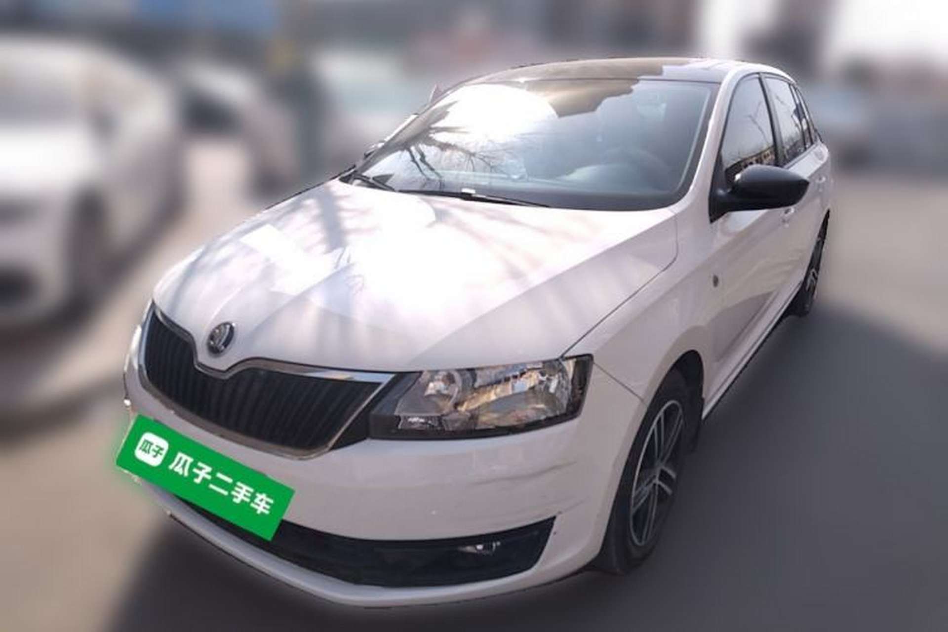 Used Skoda Rapid Spaceback 2014 1.6L Manual Enjoyment Edition Front Left 45 Deg