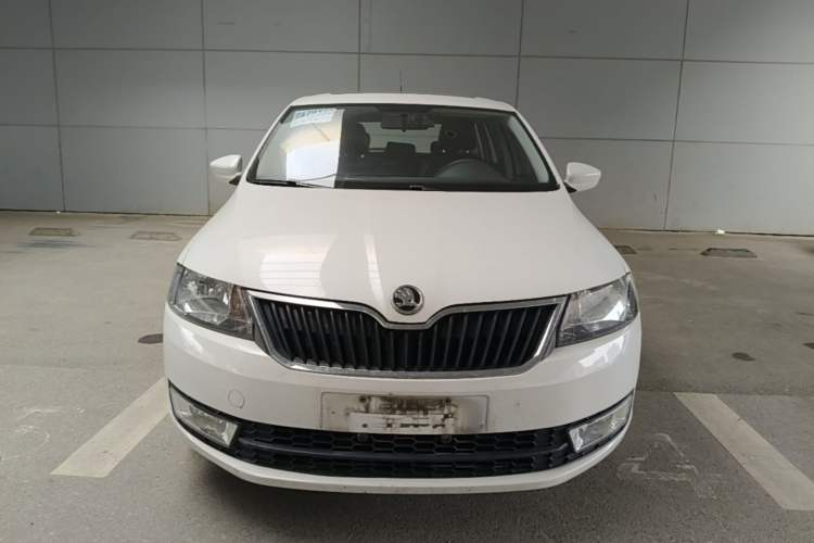 Used Skoda Rapid Spaceback 2014 1.6L Automatic Enjoyment Edition Front