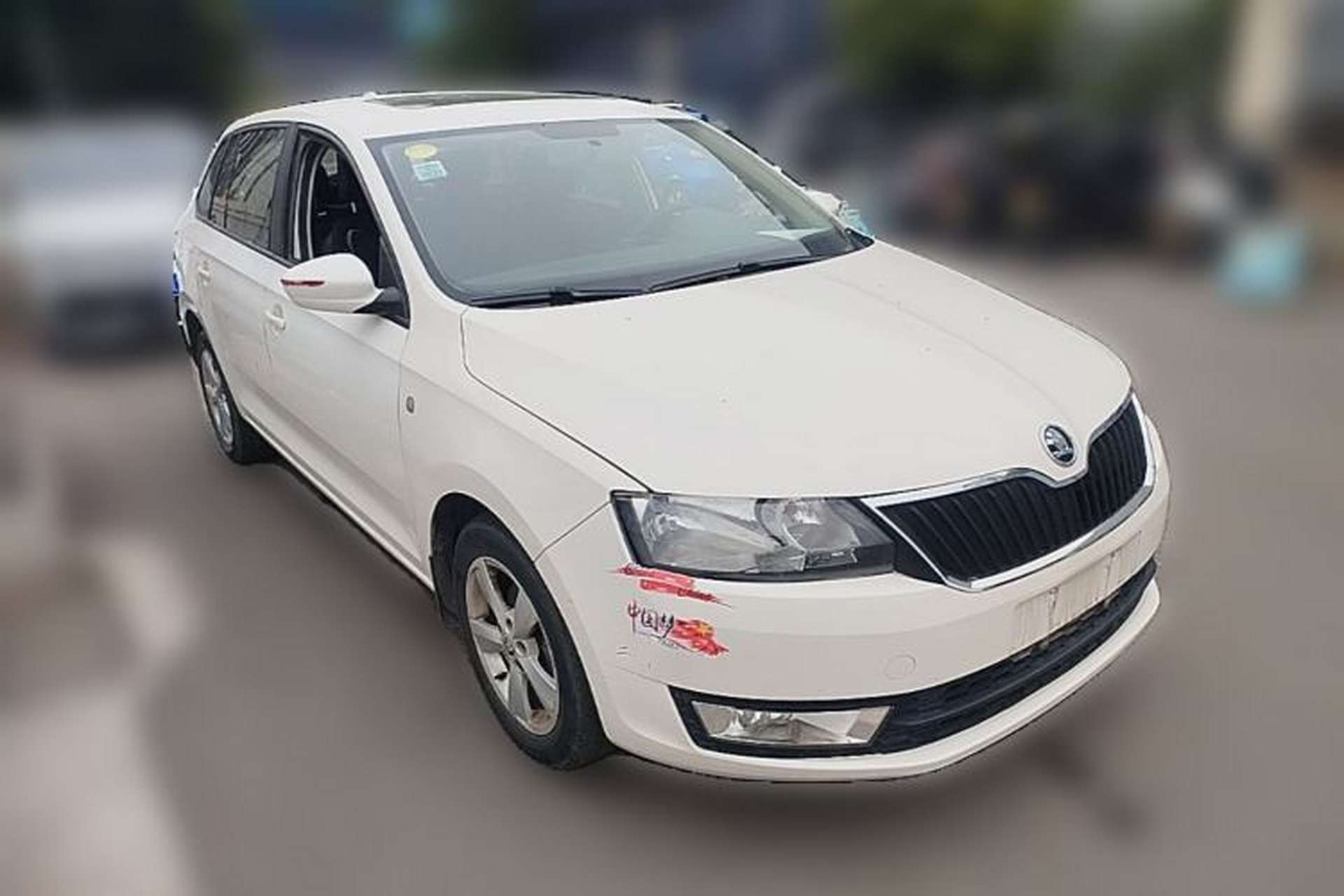Used Skoda Rapid Spaceback 2014 1.6L Automatic Enjoyment Edition Front Right 45 Deg