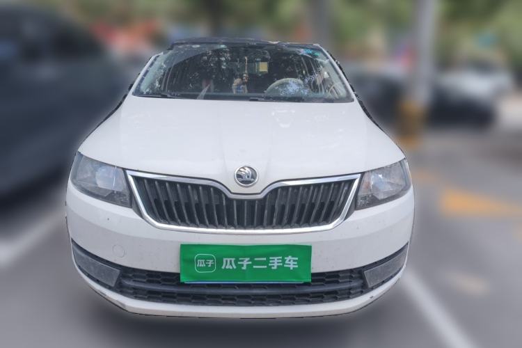 Used Skoda Rapid Spaceback 2014 1.6L Manual Enjoyment Edition Front