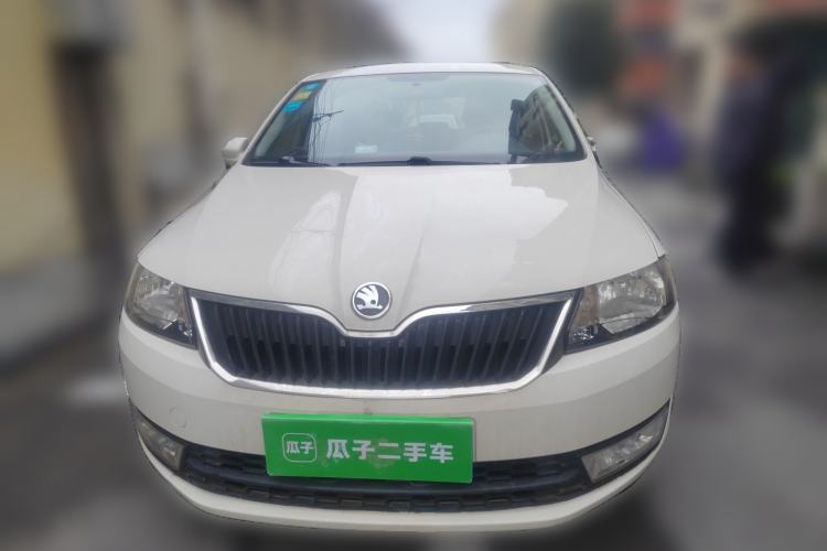 Used Skoda Rapid Spaceback 2014 1.6L Automatic Enjoyment Edition Front