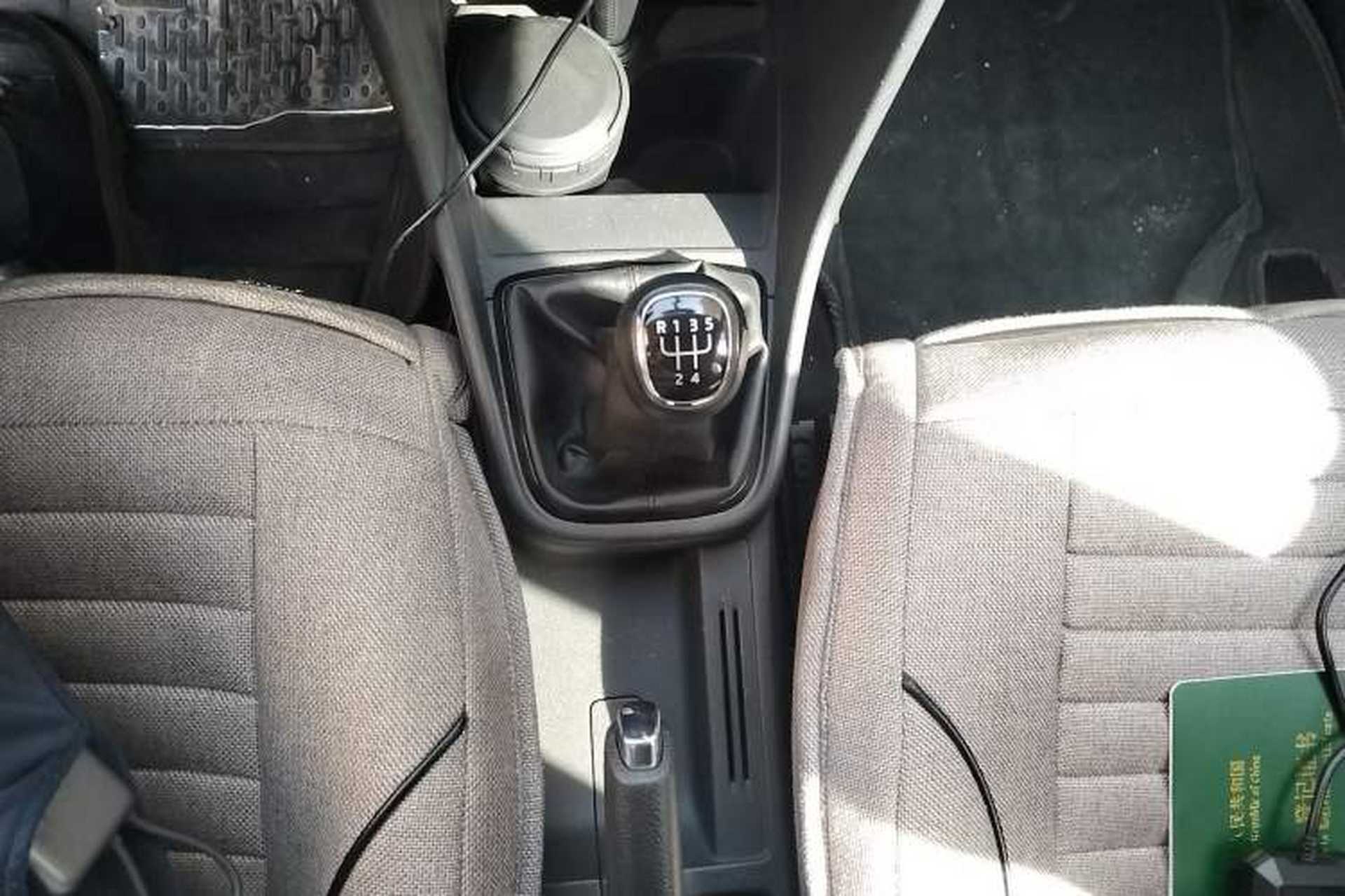 Used Skoda Rapid Spaceback 2014 1.6L Manual Enjoyment Edition Gear Lever
