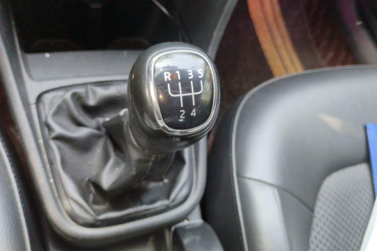 Used Skoda Rapid Spaceback 2014 1.6L Manual Enjoyment Edition Gear Lever