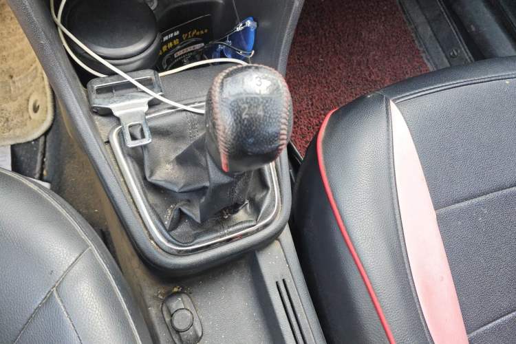 Used Skoda Rapid Spaceback 2014 1.6L Manual Enjoyment Edition Gear Lever