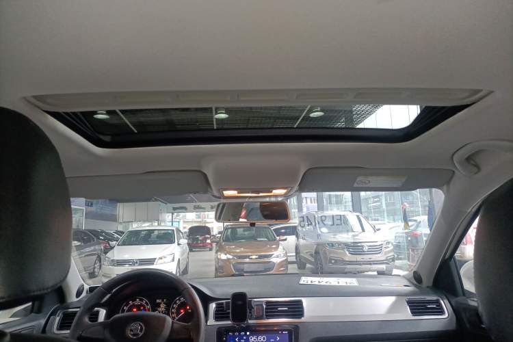 Used Skoda Rapid Spaceback 2014 1.6L Automatic Enjoyment Edition Headliner