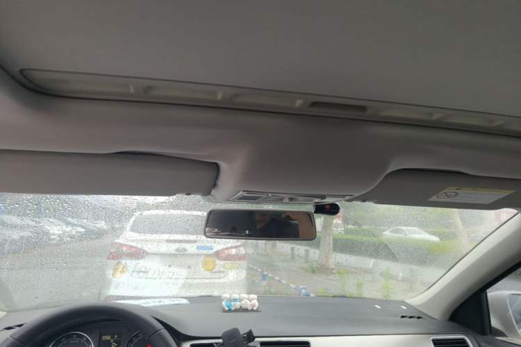 Used Skoda Rapid Spaceback 2014 1.6L Automatic Enjoyment Edition Headliner
