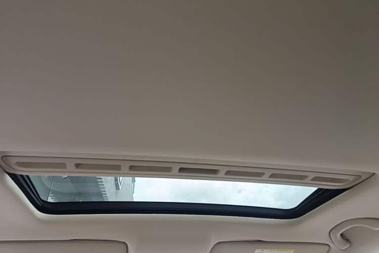 Used Skoda Rapid Spaceback 2014 1.6L Manual Enjoyment Edition Headliner