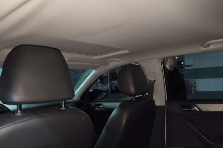 Used Skoda Rapid Spaceback 2014 1.6L Automatic Enjoyment Edition Headliner