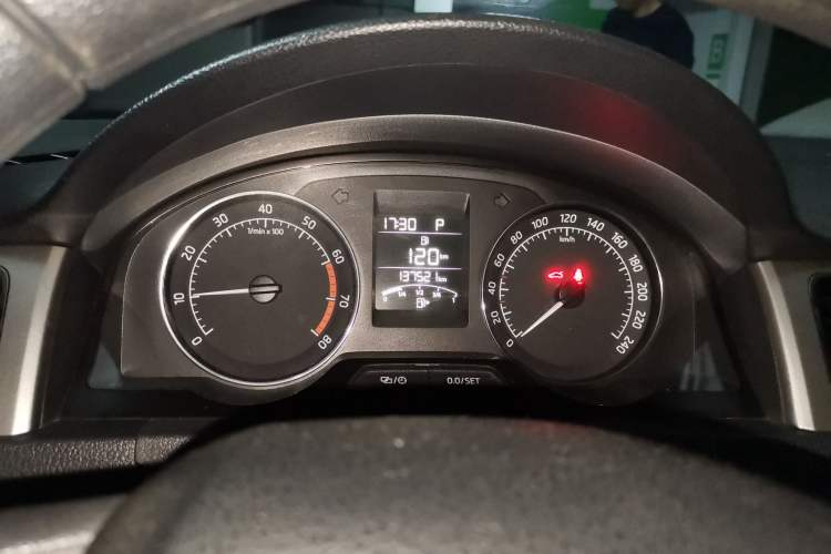 Used Skoda Rapid Spaceback  Instrument Cluster